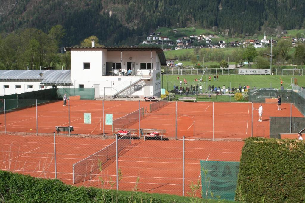 Ferienwohnung Kreidl Schlitters Esterno foto