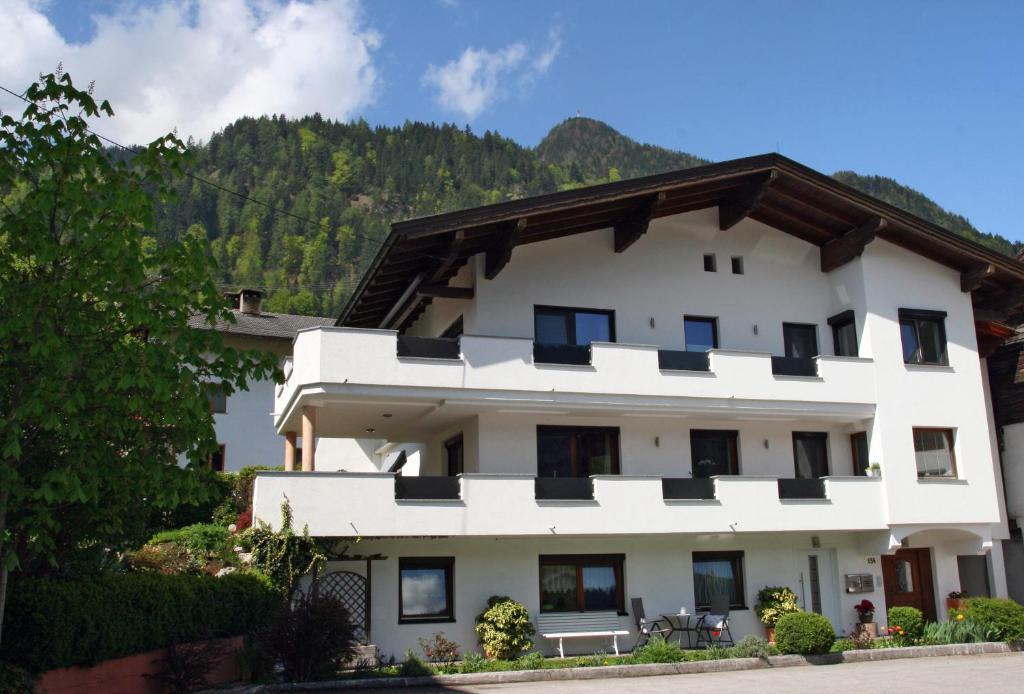 Ferienwohnung Kreidl Schlitters Esterno foto